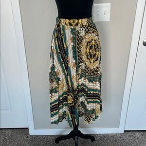 Fashion Nova Green and Gold A-Line Skirt
